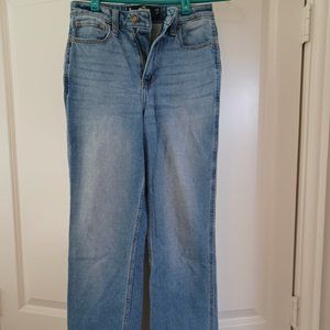 Hollister Ultra High Rise Mom Jeans - Juniors Size 1R
